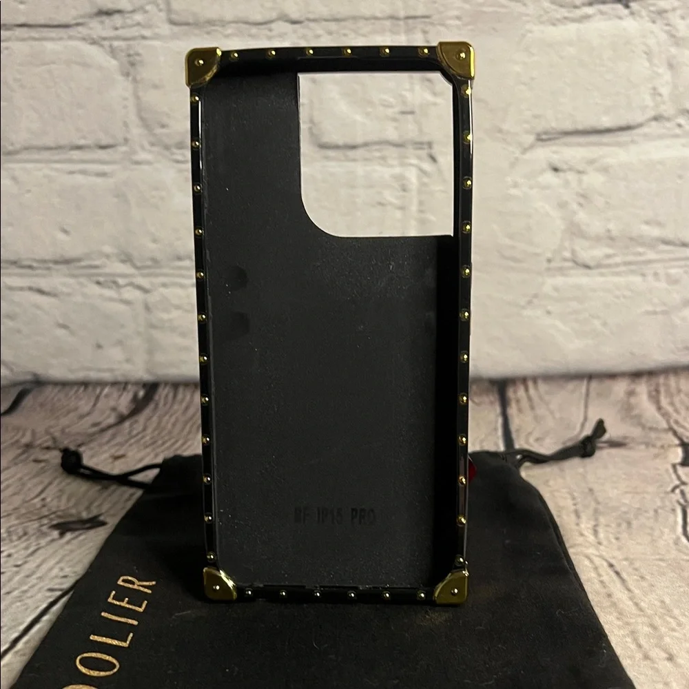 *iPhone 15 pro leopard print trunk-style phone case